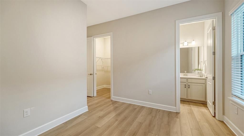 Active With Contract: $1,050,000 (3 beds, 3 baths, 2440 Square Feet)