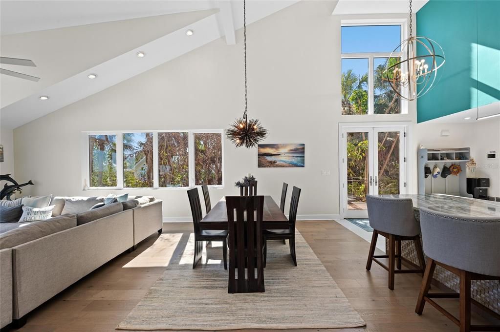 En Venta: $2,350,000 (3 camas, 3 baños, 2473 Pies cuadrados)