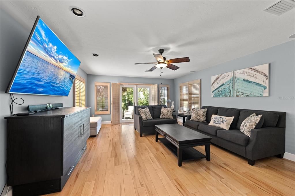 En Venta: $2,350,000 (3 camas, 3 baños, 2473 Pies cuadrados)