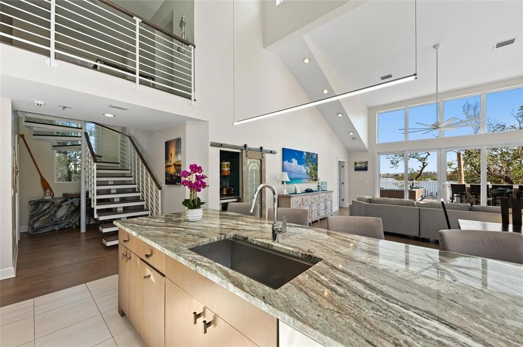 En Venta: $2,350,000 (3 camas, 3 baños, 2473 Pies cuadrados)