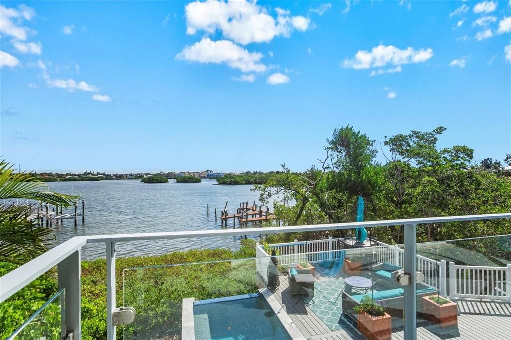 En Venta: $2,350,000 (3 camas, 3 baños, 2473 Pies cuadrados)