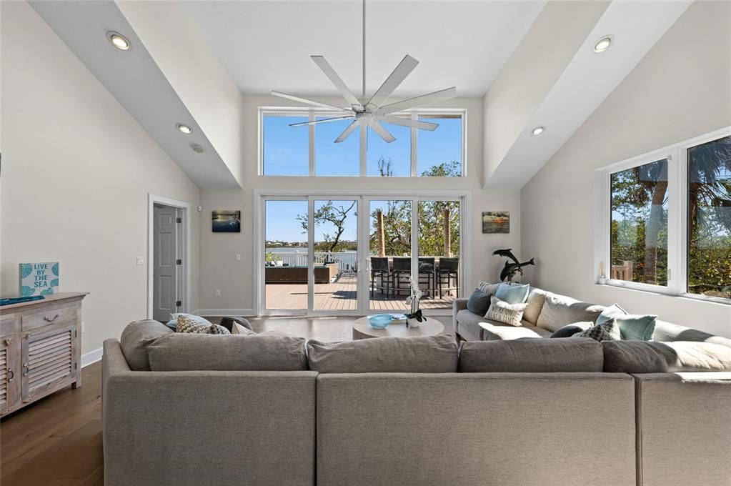 En Venta: $2,350,000 (3 camas, 3 baños, 2473 Pies cuadrados)