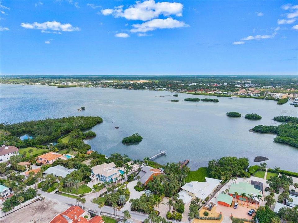 En Venta: $2,350,000 (3 camas, 3 baños, 2473 Pies cuadrados)