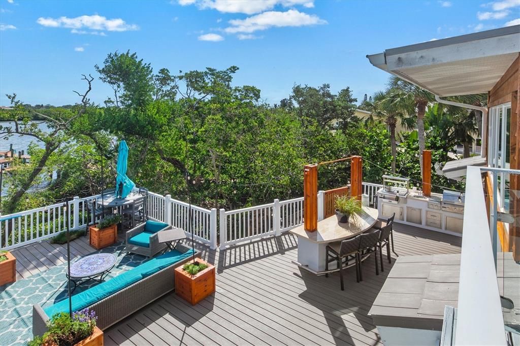 En Venta: $2,350,000 (3 camas, 3 baños, 2473 Pies cuadrados)