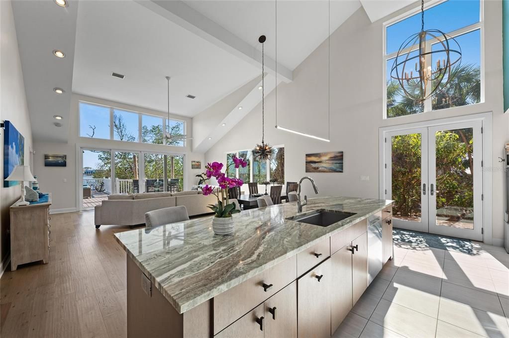 En Venta: $2,350,000 (3 camas, 3 baños, 2473 Pies cuadrados)