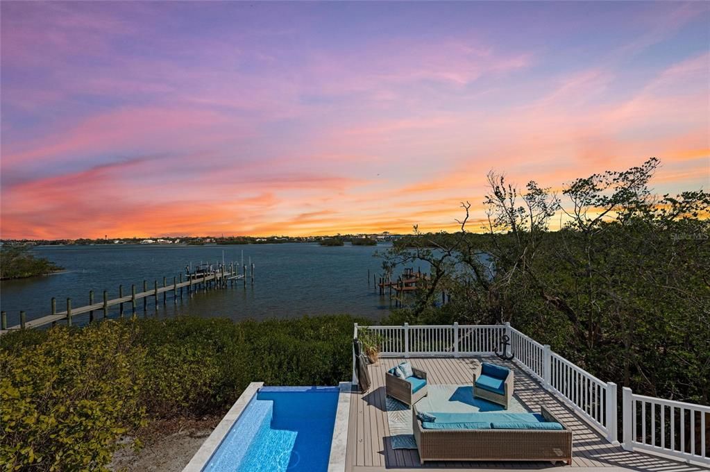 En Venta: $2,350,000 (3 camas, 3 baños, 2473 Pies cuadrados)