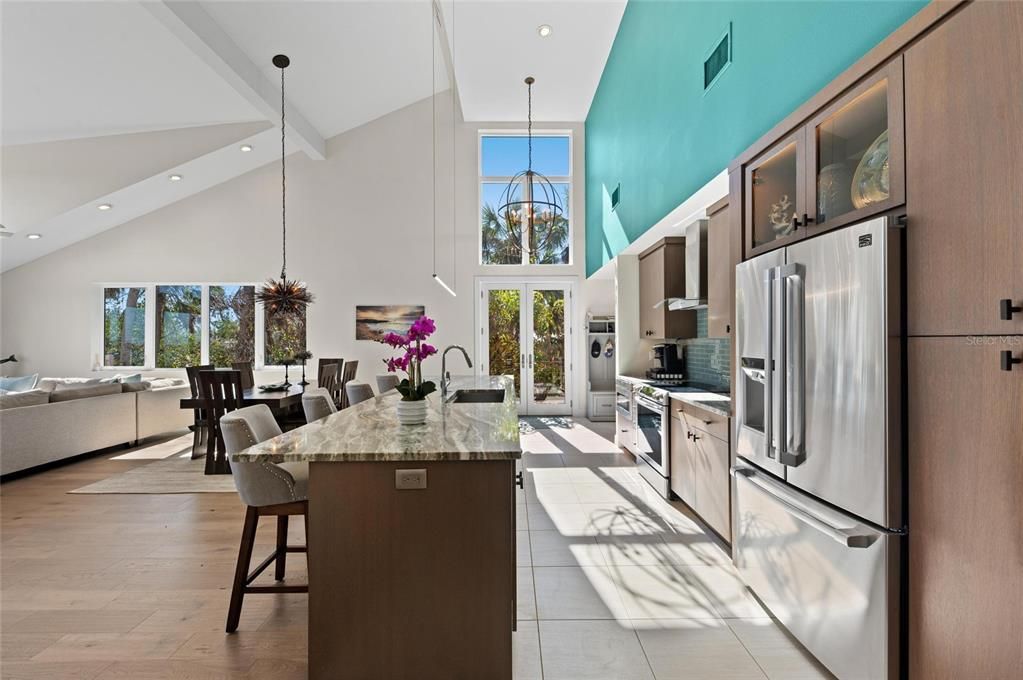 En Venta: $2,350,000 (3 camas, 3 baños, 2473 Pies cuadrados)