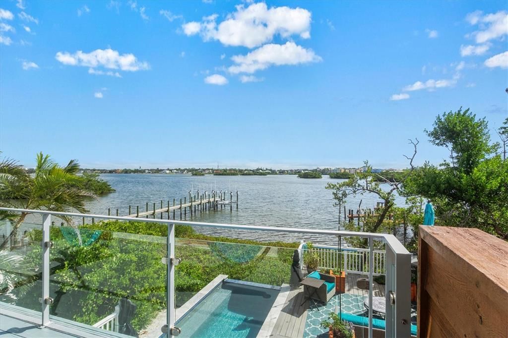 En Venta: $2,350,000 (3 camas, 3 baños, 2473 Pies cuadrados)