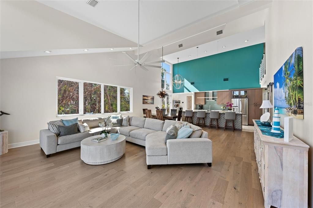 En Venta: $2,350,000 (3 camas, 3 baños, 2473 Pies cuadrados)