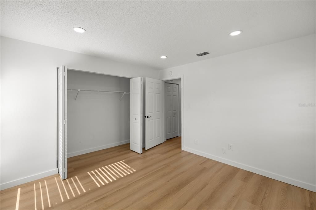 Active With Contract: $1,350 (2 beds, 2 baths, 868 Square Feet)