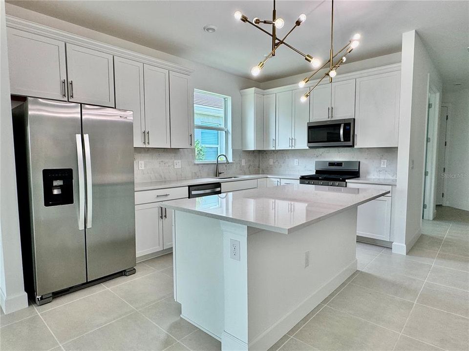 出租: $3,000 (2 贝兹, 2 浴室, 1405 平方英尺)