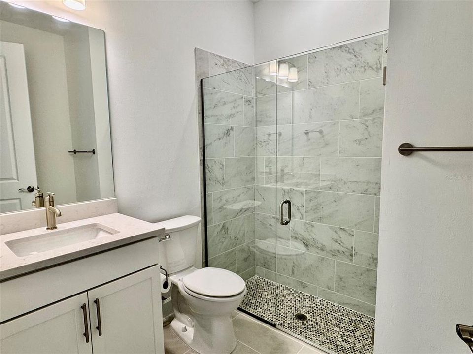 出租: $3,000 (2 贝兹, 2 浴室, 1405 平方英尺)