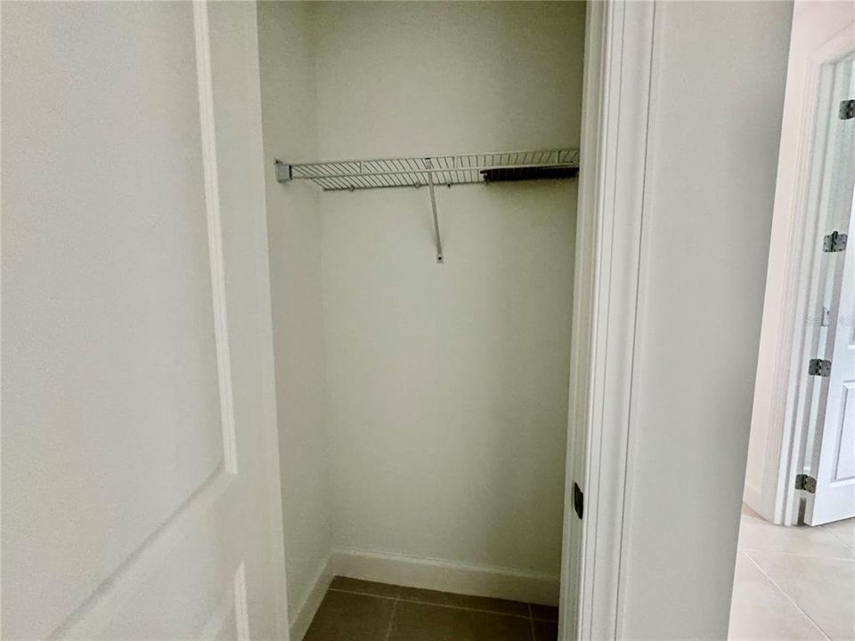 出租: $3,000 (2 贝兹, 2 浴室, 1405 平方英尺)