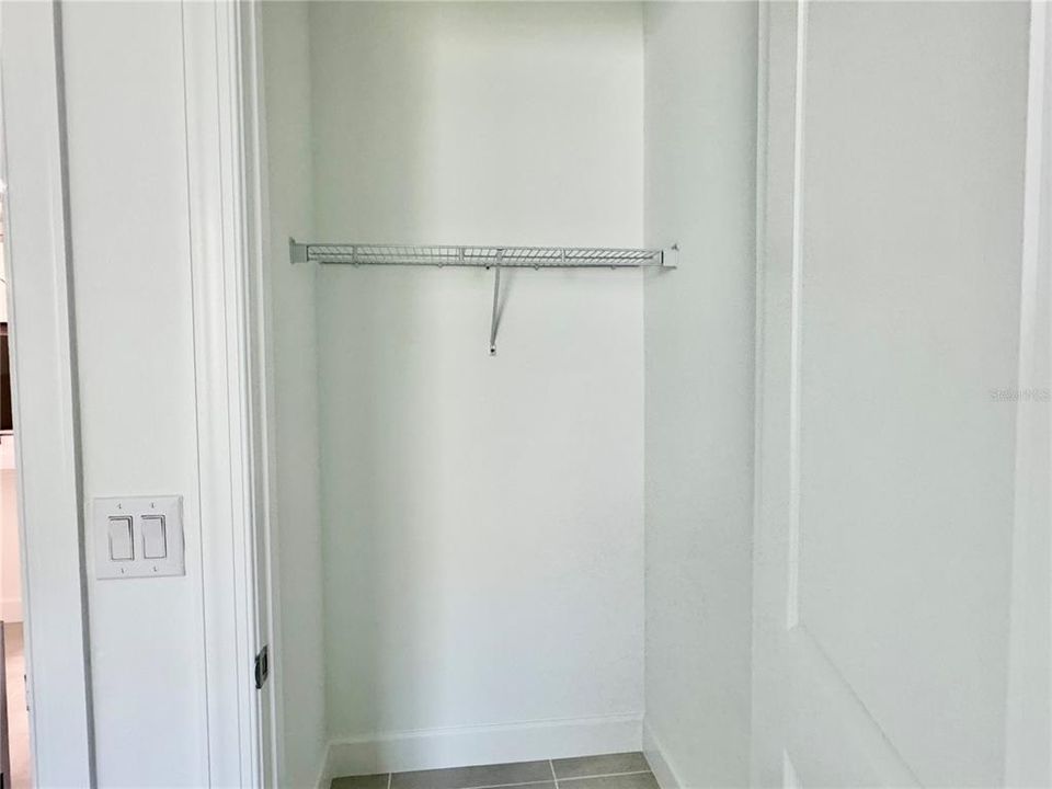 出租: $3,000 (2 贝兹, 2 浴室, 1405 平方英尺)