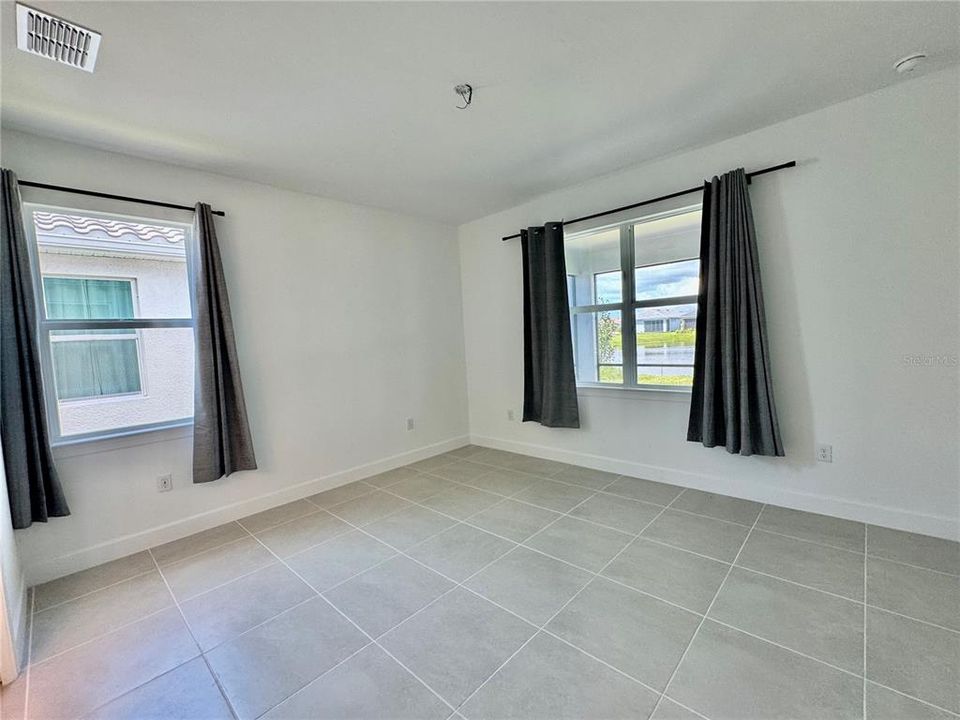 出租: $3,000 (2 贝兹, 2 浴室, 1405 平方英尺)