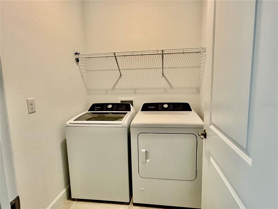 出租: $3,000 (2 贝兹, 2 浴室, 1405 平方英尺)