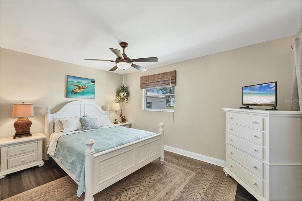 待售: $680,000 (3 贝兹, 2 浴室, 1146 平方英尺)