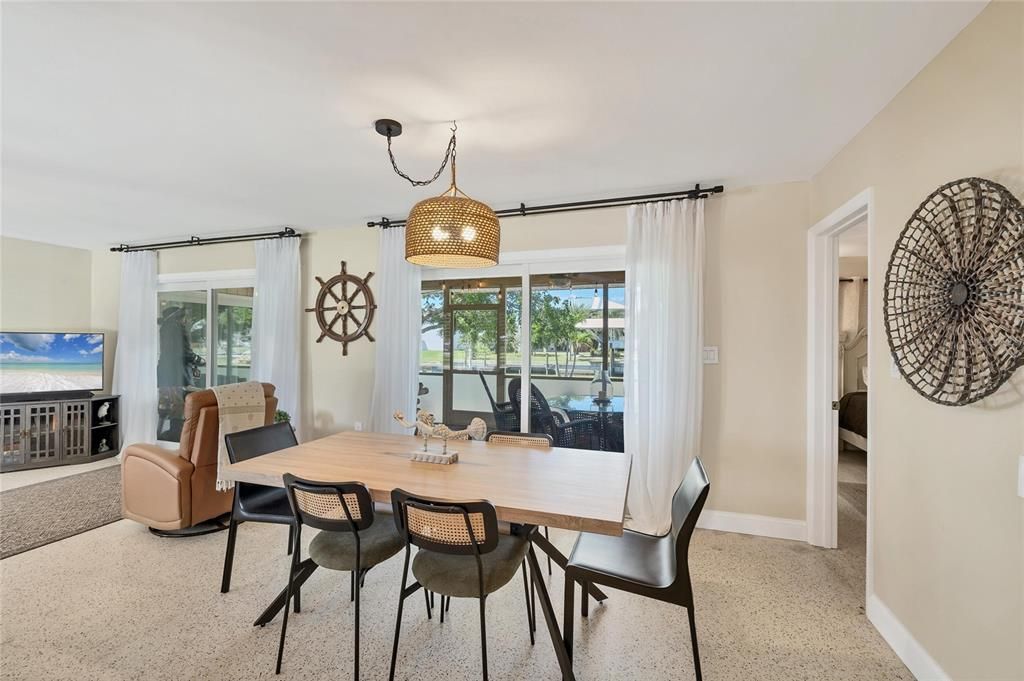 待售: $680,000 (3 贝兹, 2 浴室, 1146 平方英尺)