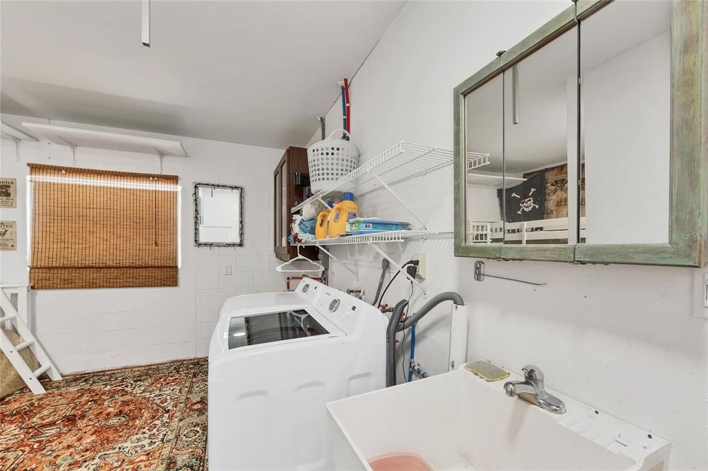 待售: $680,000 (3 贝兹, 2 浴室, 1146 平方英尺)