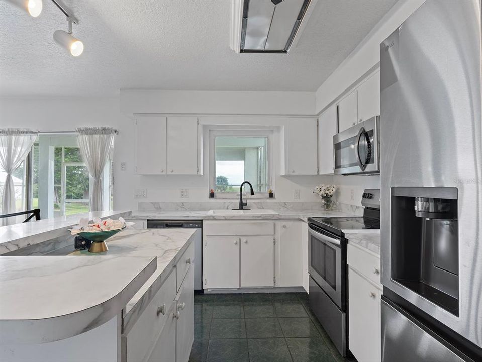 For Sale: $720,000 (5 beds, 4 baths, 2806 Square Feet)