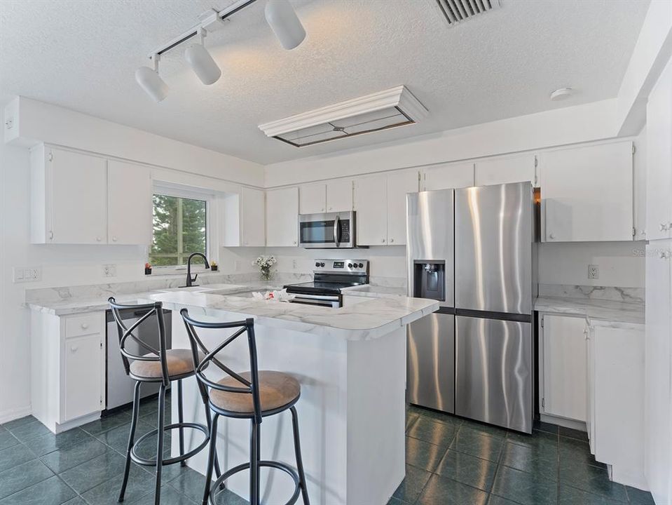 For Sale: $720,000 (5 beds, 4 baths, 2806 Square Feet)