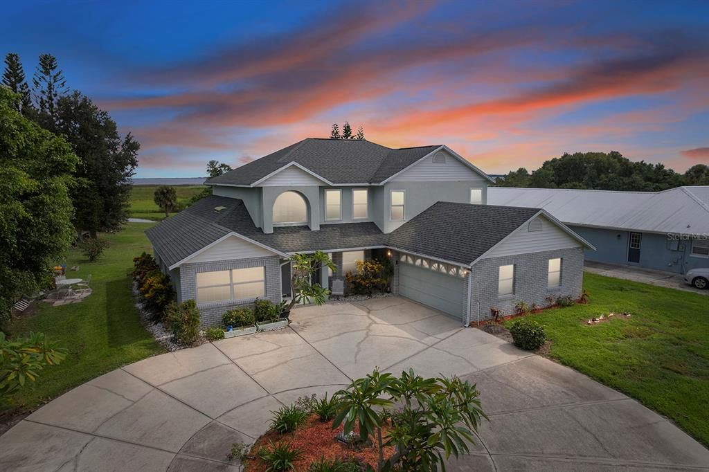 For Sale: $720,000 (5 beds, 4 baths, 2806 Square Feet)