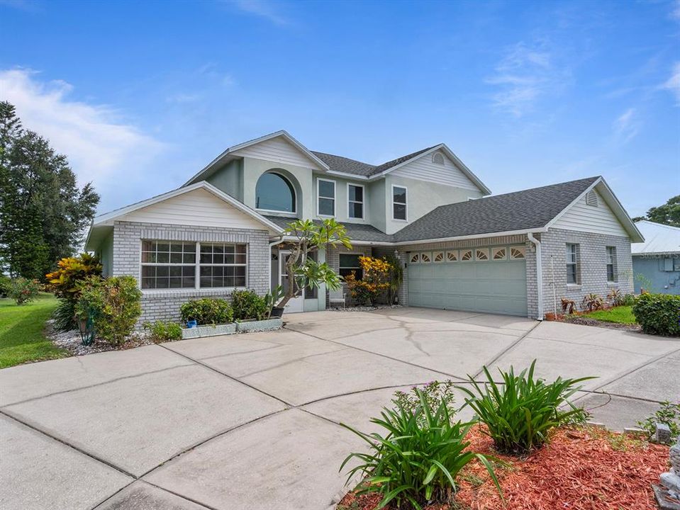 For Sale: $720,000 (5 beds, 4 baths, 2806 Square Feet)