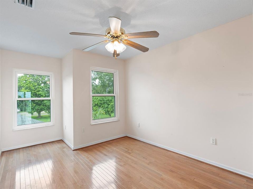 For Sale: $720,000 (5 beds, 4 baths, 2806 Square Feet)