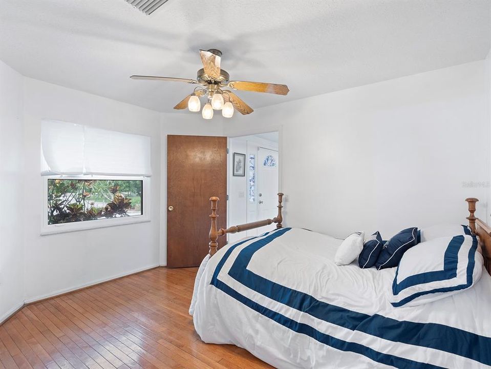 For Sale: $720,000 (5 beds, 4 baths, 2806 Square Feet)