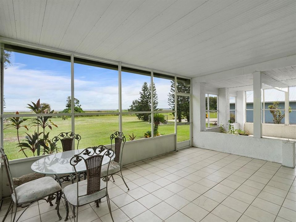 For Sale: $720,000 (5 beds, 4 baths, 2806 Square Feet)