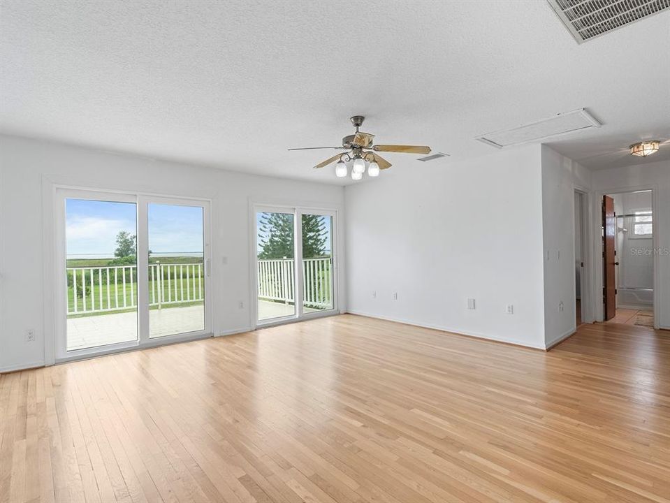 For Sale: $720,000 (5 beds, 4 baths, 2806 Square Feet)