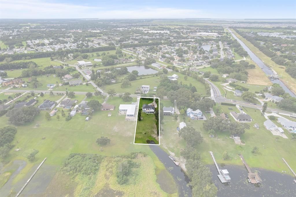 For Sale: $720,000 (5 beds, 4 baths, 2806 Square Feet)