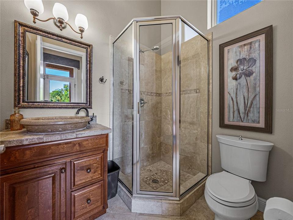 На продажу: $1,999,999 (7 спален, 6 ванн, 6319 Квадратных фут)