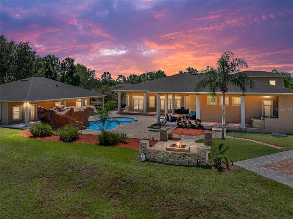 На продажу: $1,999,999 (7 спален, 6 ванн, 6319 Квадратных фут)