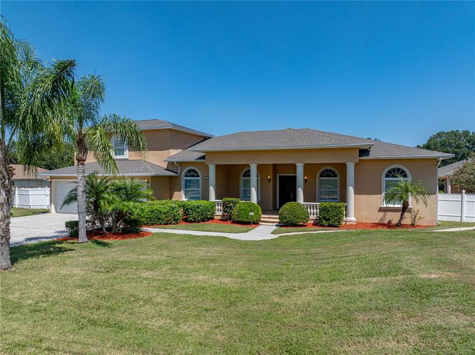 На продажу: $1,999,999 (7 спален, 6 ванн, 6319 Квадратных фут)