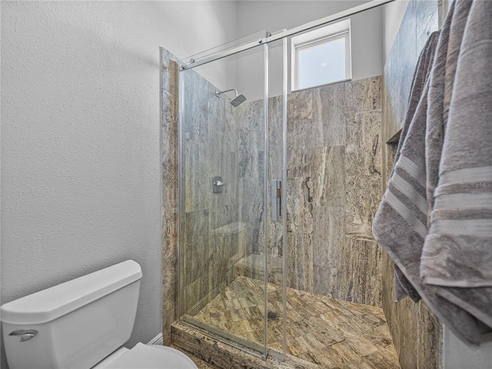 На продажу: $1,999,999 (7 спален, 6 ванн, 6319 Квадратных фут)