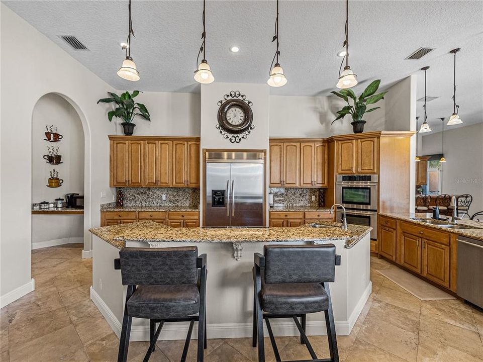 На продажу: $1,999,999 (7 спален, 6 ванн, 6319 Квадратных фут)