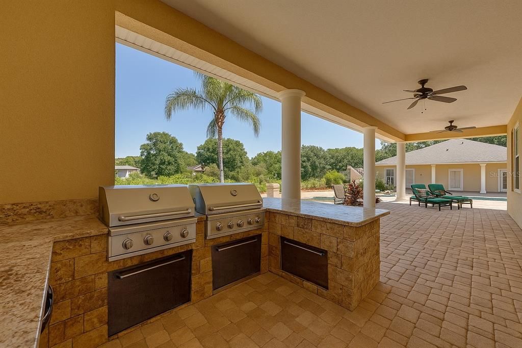 На продажу: $1,999,999 (7 спален, 6 ванн, 6319 Квадратных фут)