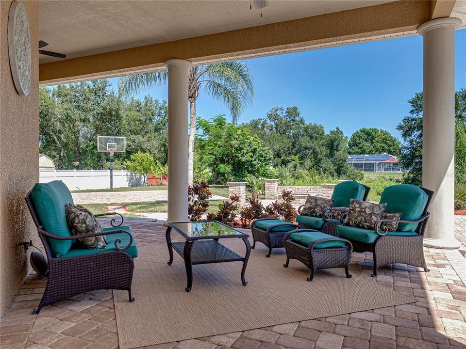 На продажу: $1,999,999 (7 спален, 6 ванн, 6319 Квадратных фут)