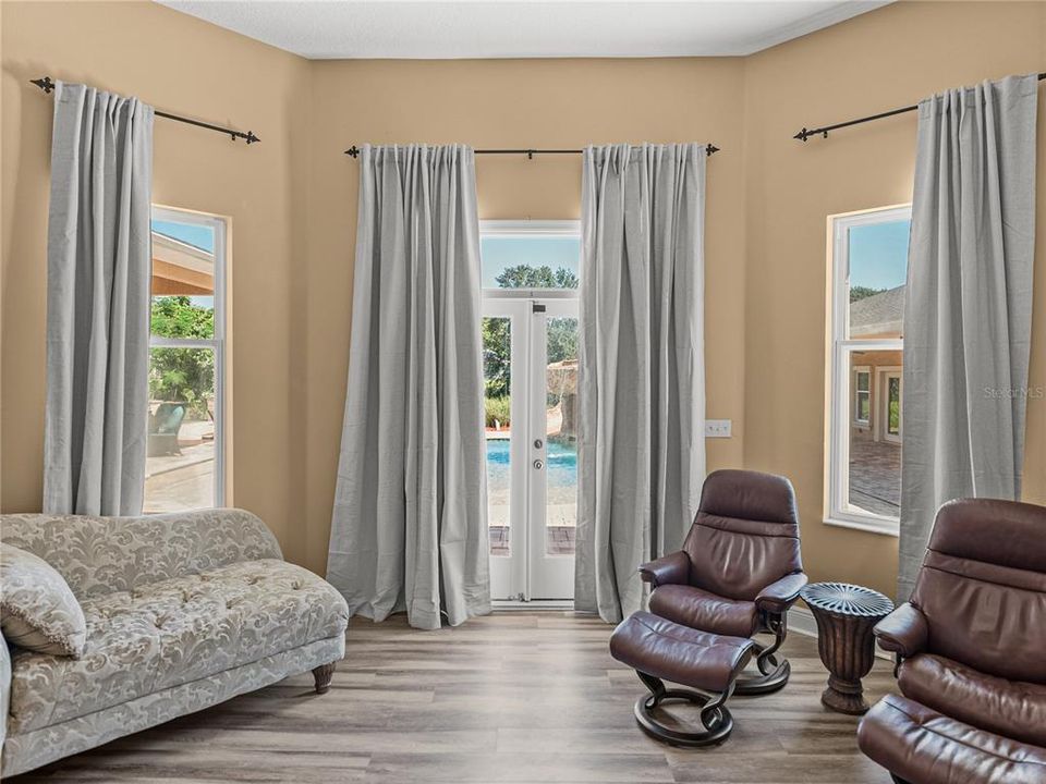 На продажу: $1,999,999 (7 спален, 6 ванн, 6319 Квадратных фут)