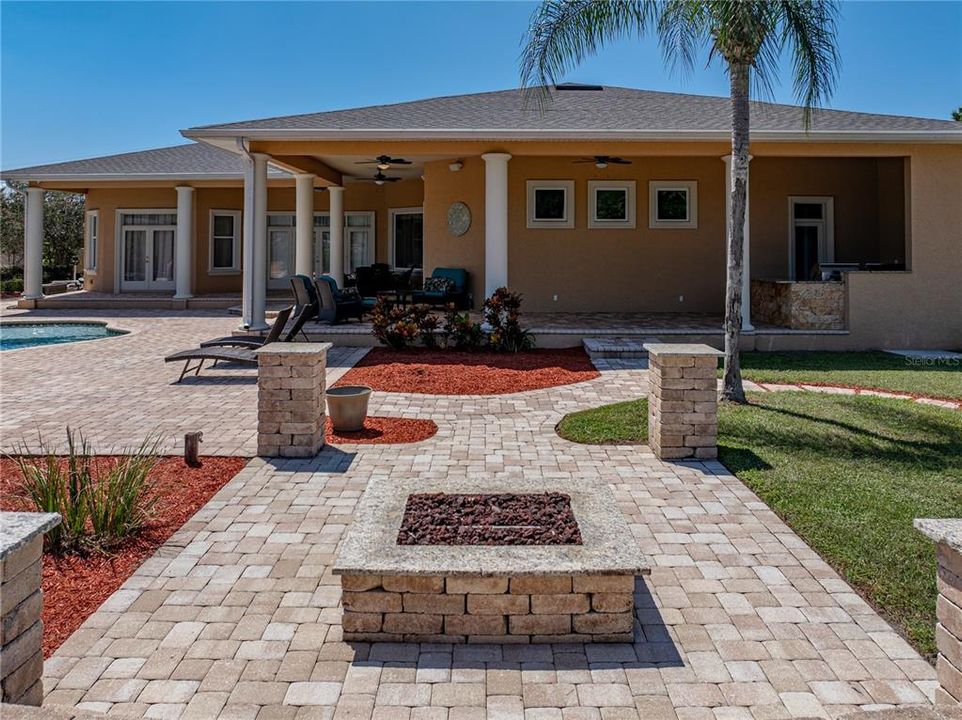 На продажу: $1,999,999 (7 спален, 6 ванн, 6319 Квадратных фут)