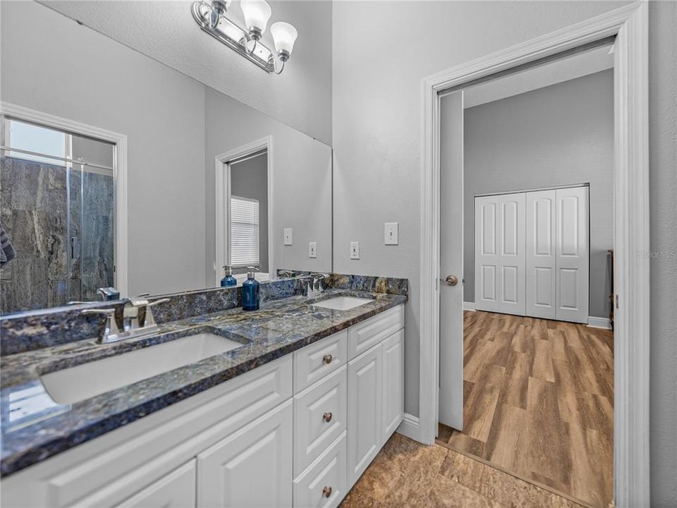 На продажу: $1,999,999 (7 спален, 6 ванн, 6319 Квадратных фут)