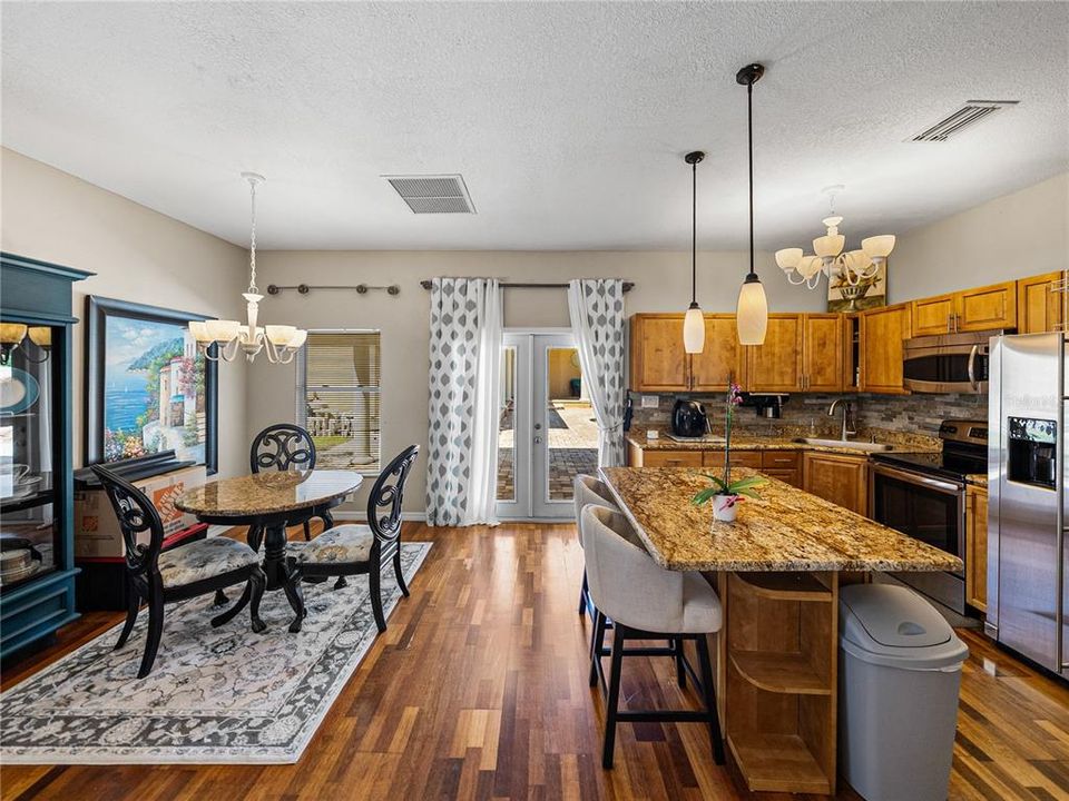 На продажу: $1,999,999 (7 спален, 6 ванн, 6319 Квадратных фут)