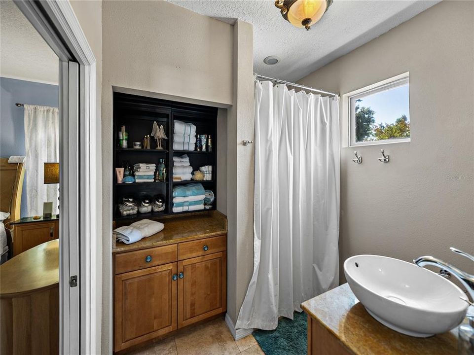 На продажу: $1,999,999 (7 спален, 6 ванн, 6319 Квадратных фут)