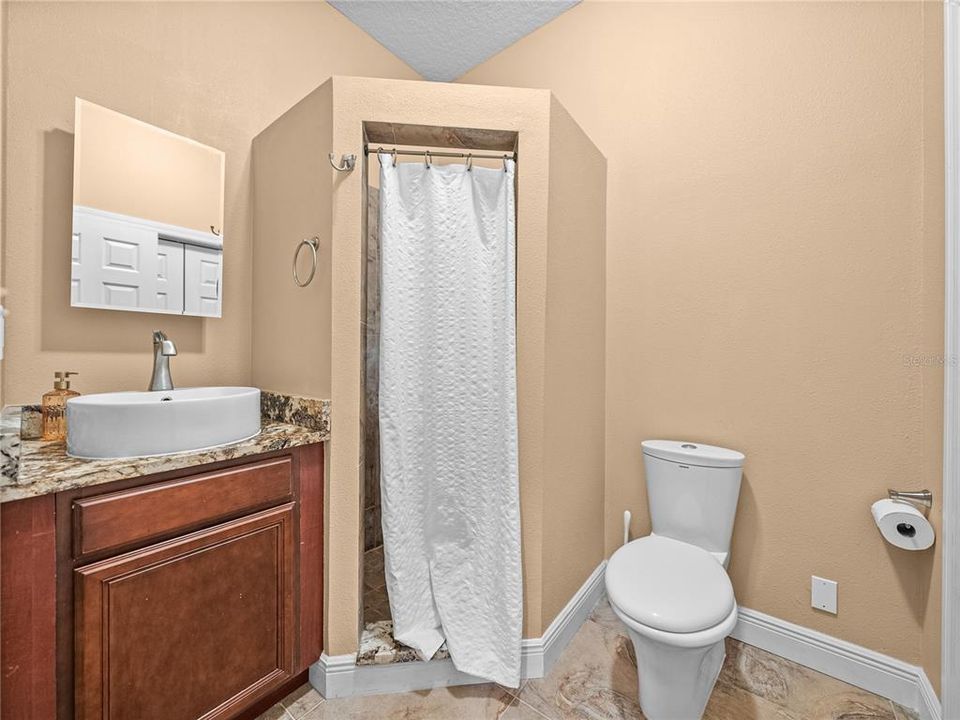 На продажу: $1,999,999 (7 спален, 6 ванн, 6319 Квадратных фут)