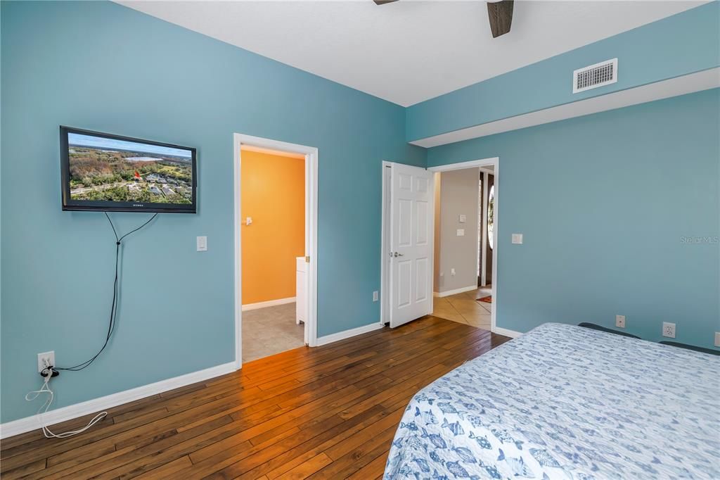 Active With Contract: $675,000 (5 beds, 3 baths, 3662 Square Feet)