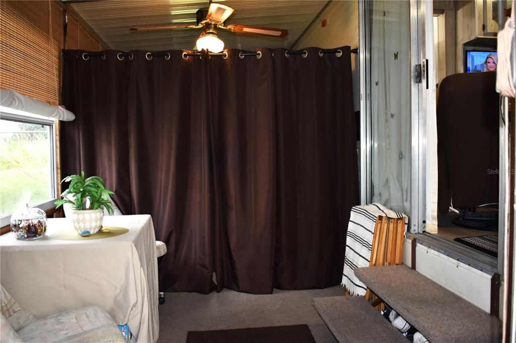 For Sale: $80,000 (1 beds, 1 baths, 540 Square Feet)