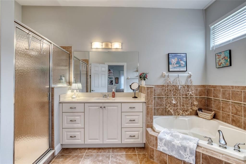 For Sale: $705,000 (4 beds, 3 baths, 2990 Square Feet)