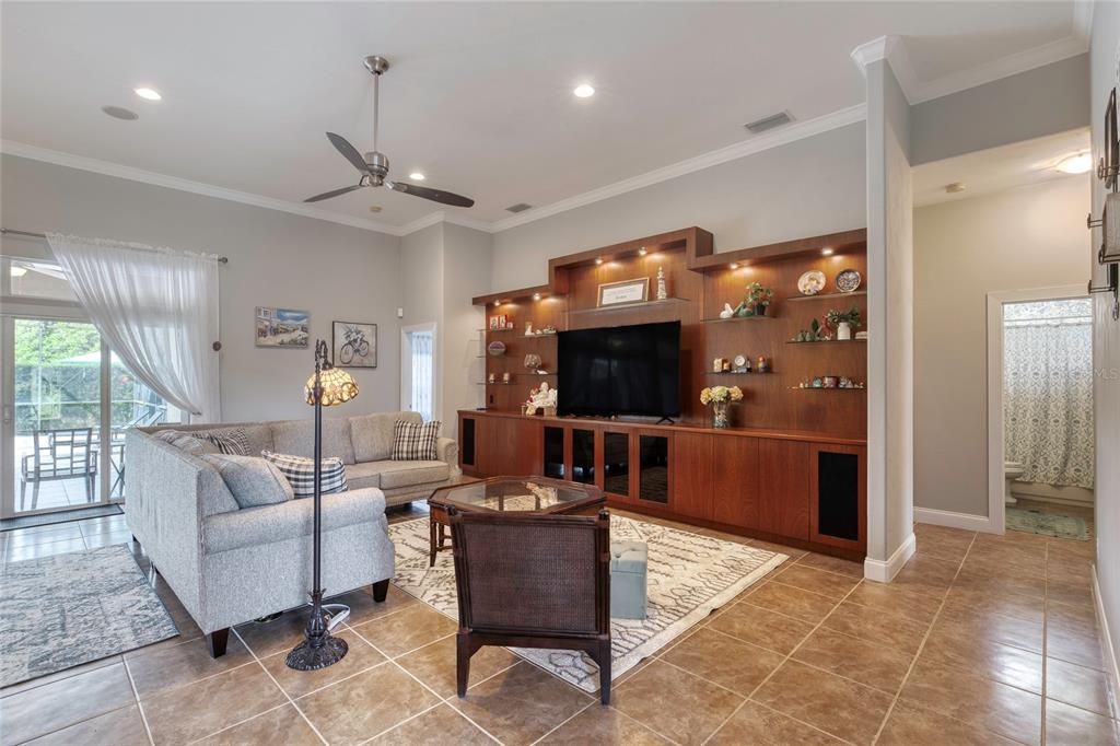 For Sale: $705,000 (4 beds, 3 baths, 2990 Square Feet)