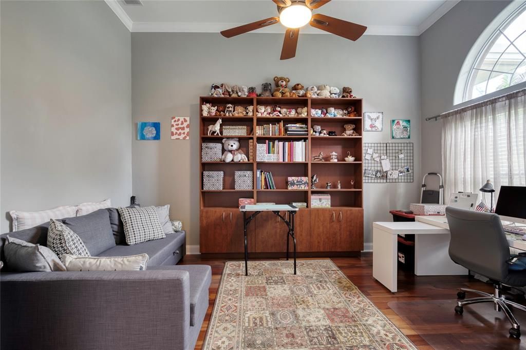 For Sale: $705,000 (4 beds, 3 baths, 2990 Square Feet)